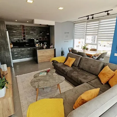The Modern Pad By Pikhost Appartement