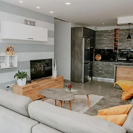 The Modern Pad By Pikhost Shkodër